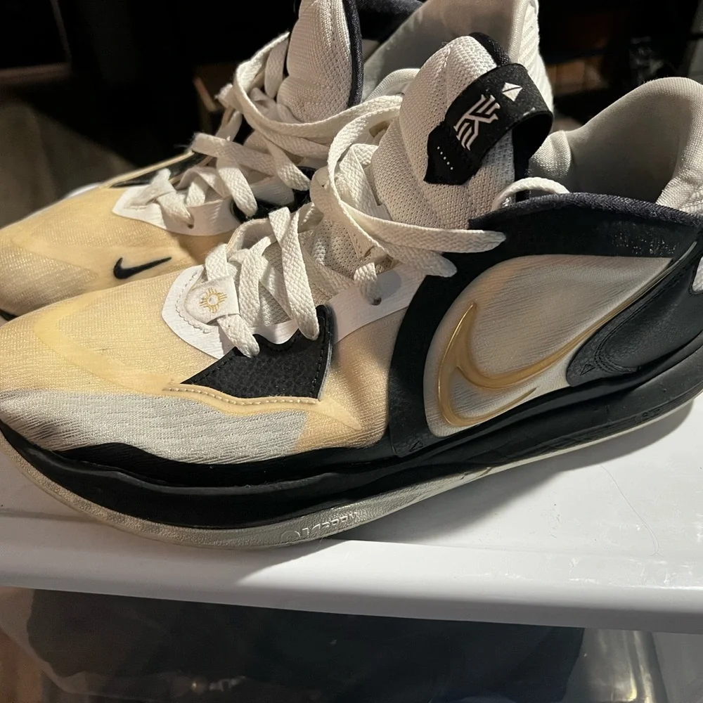 Nike Kyrie Low 4 White/Black/Gold Size 12 – Used - Picture 1 of 2